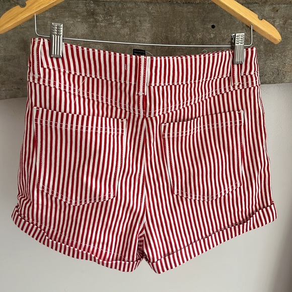 🆕🏷️ Stripe shorts - Picture 4 of 4